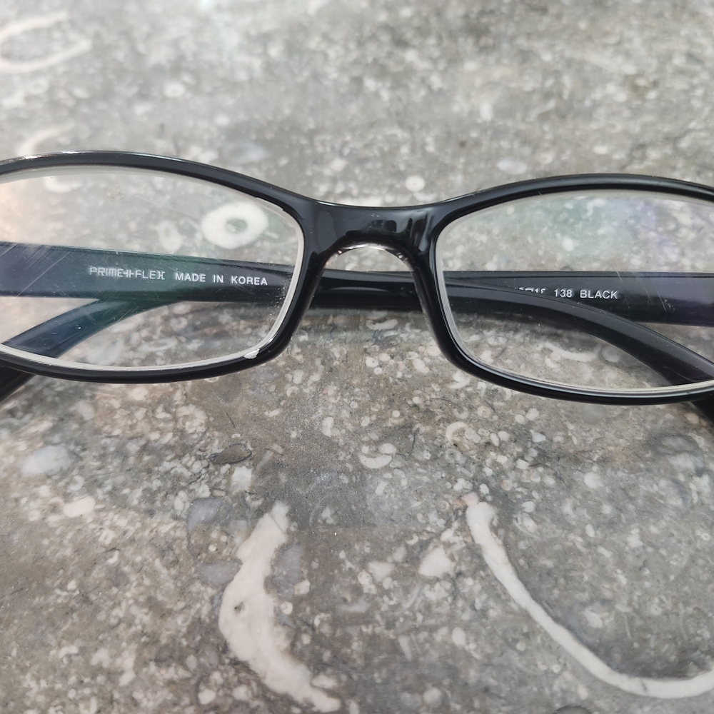 Prime+Flex Black Eyeglasses Frame - Glossy Rectangular Arm